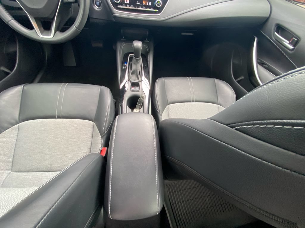 Used 2022 Toyota Corolla XSE FWD image 11