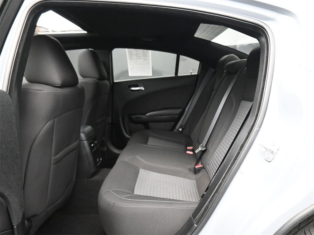 Used 2022 Dodge Charger SXT w/ Driver Convenience Group image 17