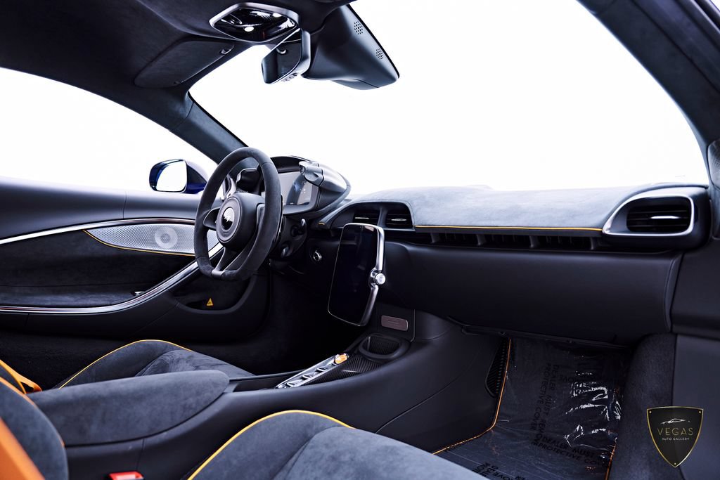 Used 2025 McLaren Artura RWD image 54