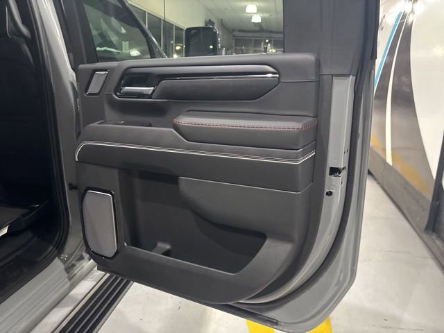 Used 2025 GMC Sierra 2500 AT4X image 31