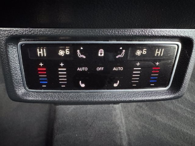 Used 2024 Audi Q8 e-tron Premium Plus w/ Premium Plus Package AWD/4WD image 19