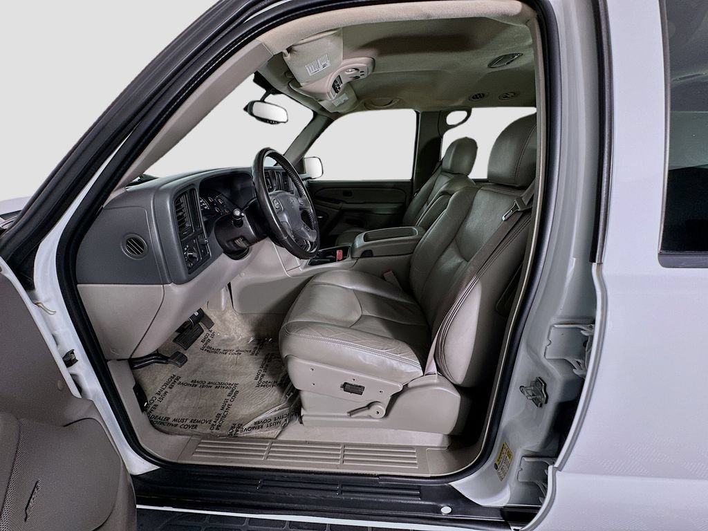 Used 2006 Chevrolet Suburban LS w/ Smart Select Package RWD image 5