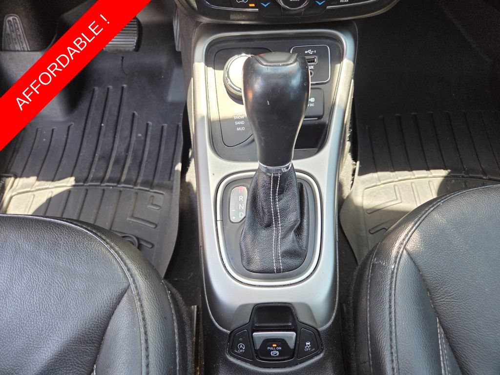 Used 2021 Jeep Compass Latitude w/ Sun and Sound Group AWD/4WD image 27