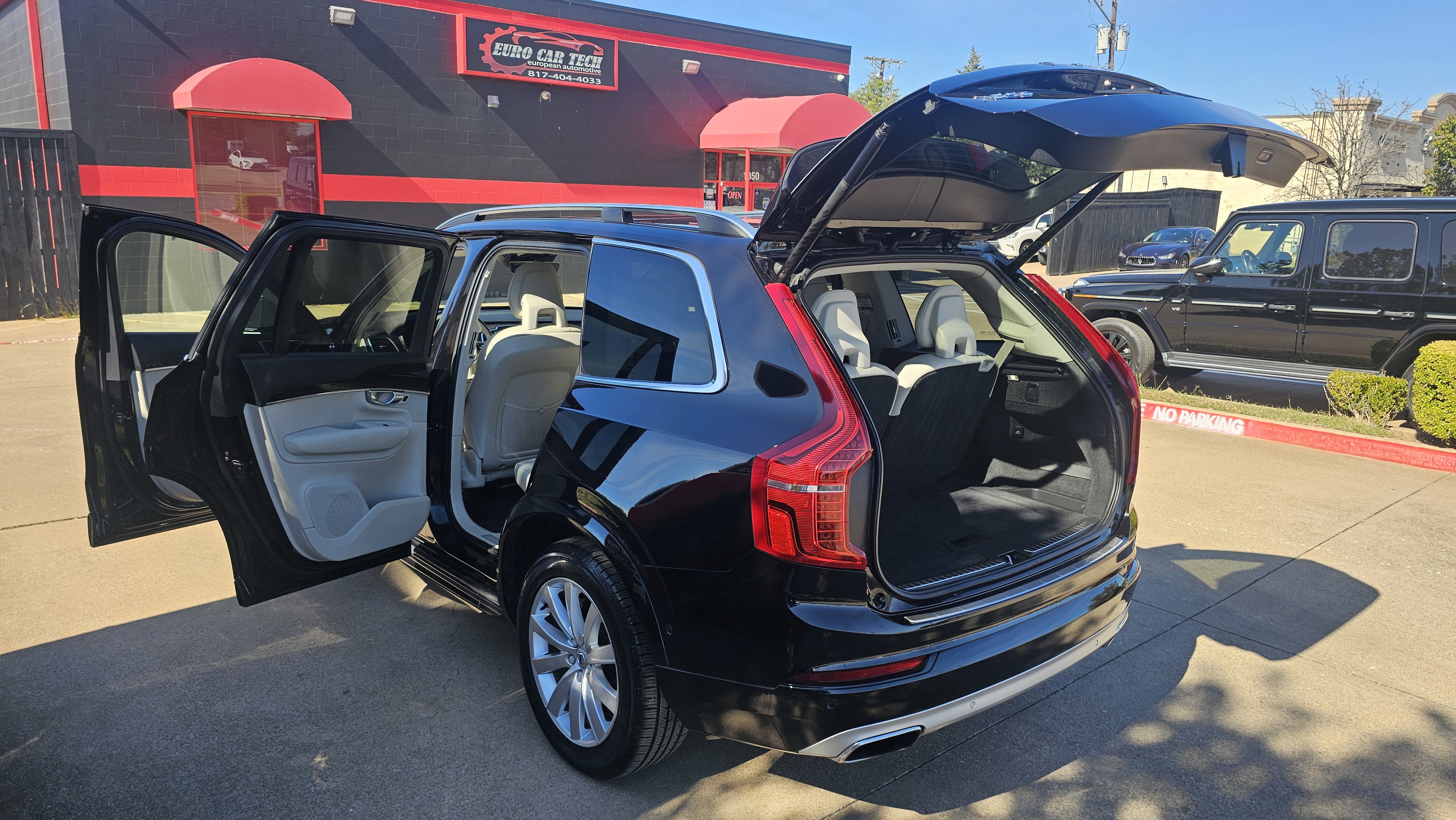 Used 2017 Volvo XC90 T6 Momentum w/ Vision Package image 19