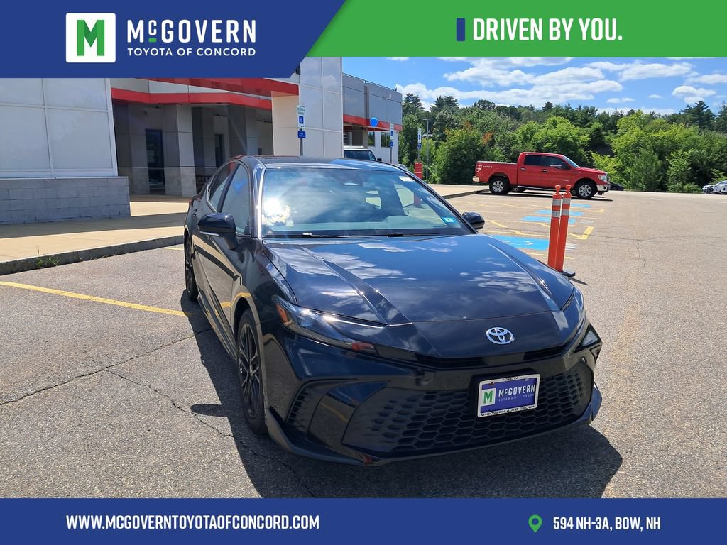 Used 2025 Toyota Camry SE w/ Convenience Package FWD image 9