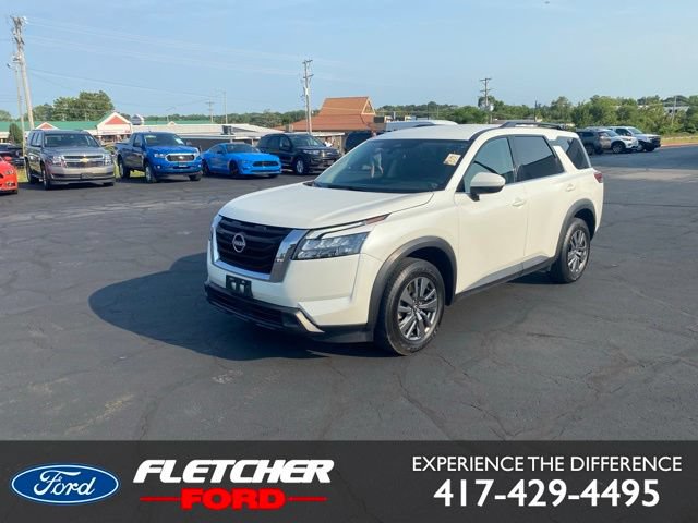 Used 2024 Nissan Pathfinder SV FWD image 1