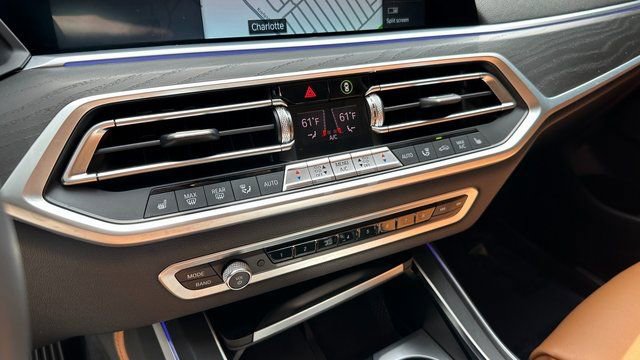 Used 2022 BMW X7 xDrive40i w/ M Sport Package image 30