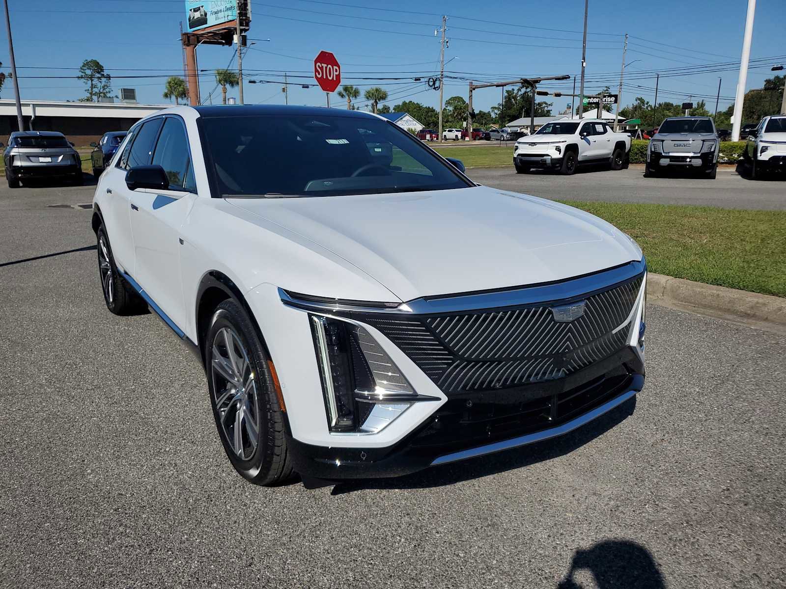 New 2026 Cadillac Lyriq Luxury image 8