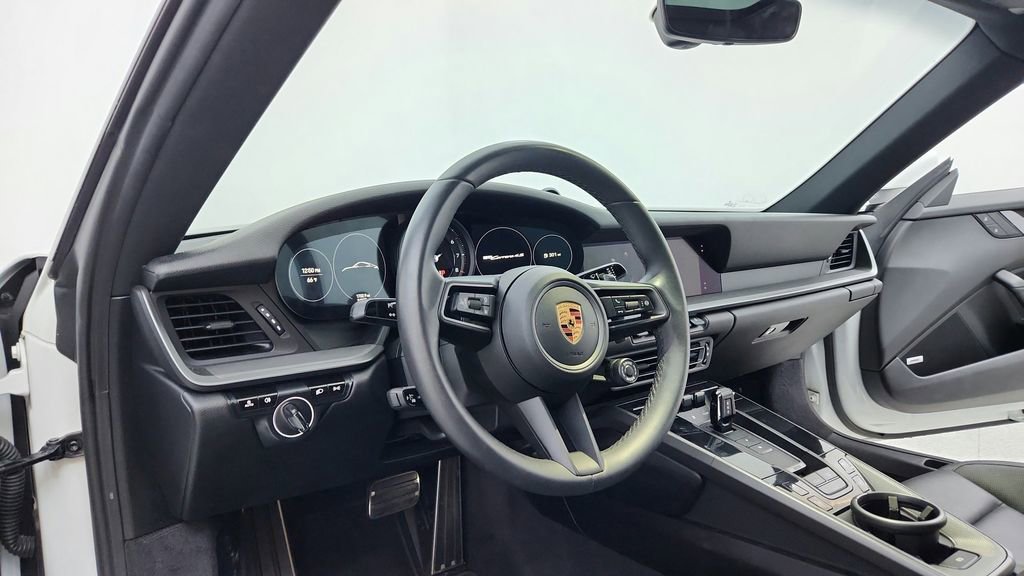 Used 2020 Porsche 911 Carrera 4S AWD/4WD image 13