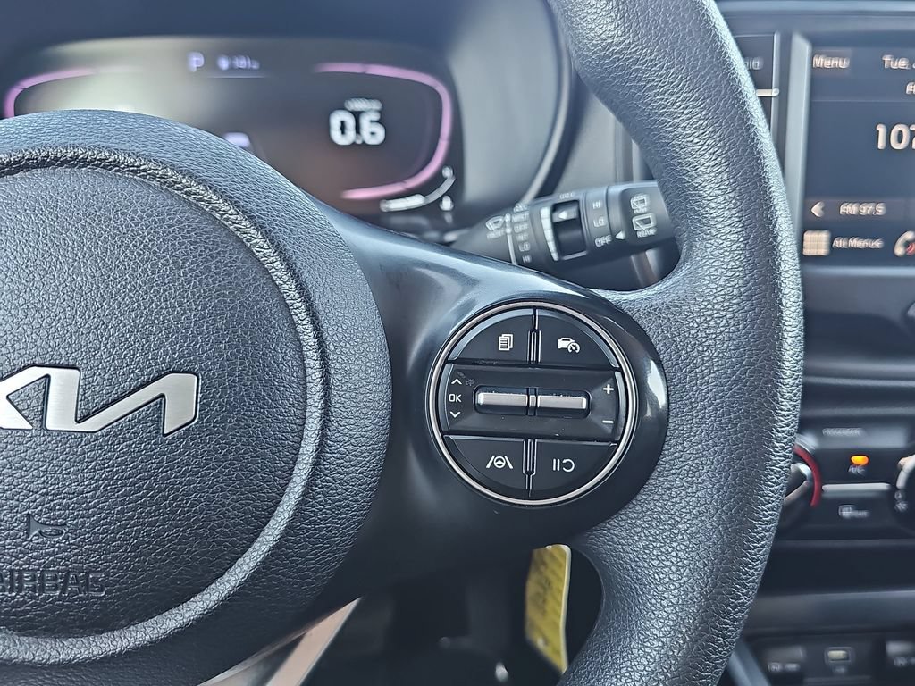 Used 2024 Kia Soul LX w/ Option Group 015 FWD image 17