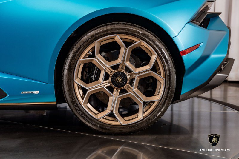 Used 2024 Lamborghini Huracan Tecnica image 11