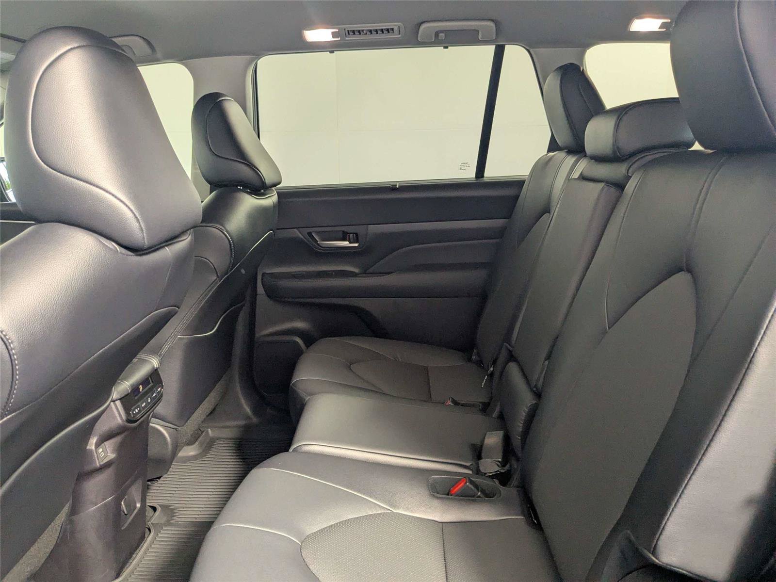 Certified 2025 Toyota Grand Highlander AWD Hybrid image 35