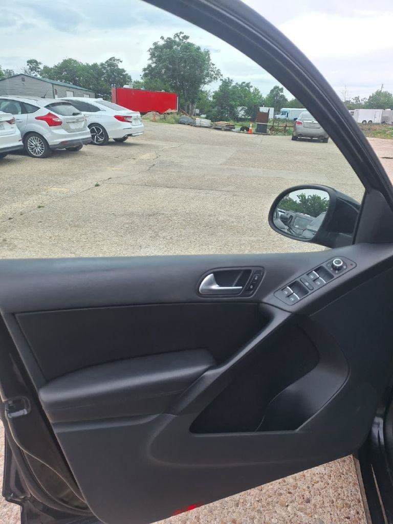 Used 2013 Volkswagen Tiguan S AWD/4WD image 7