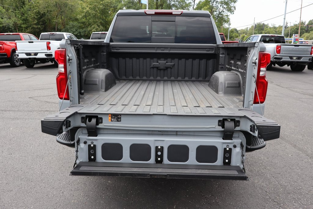 Used 2024 Chevrolet Silverado 1500 LT Trail Boss w/ LT Trail Boss Premium Package image 32