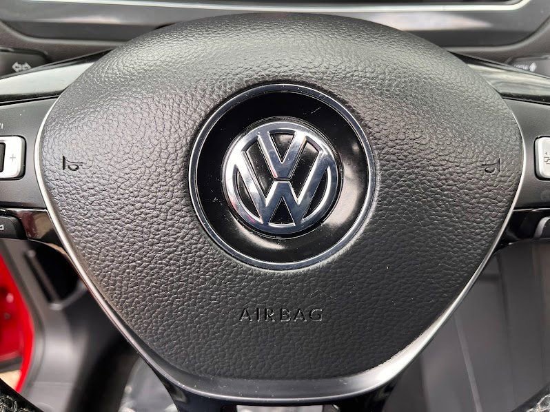 Used 2019 Volkswagen Tiguan SEL image 15