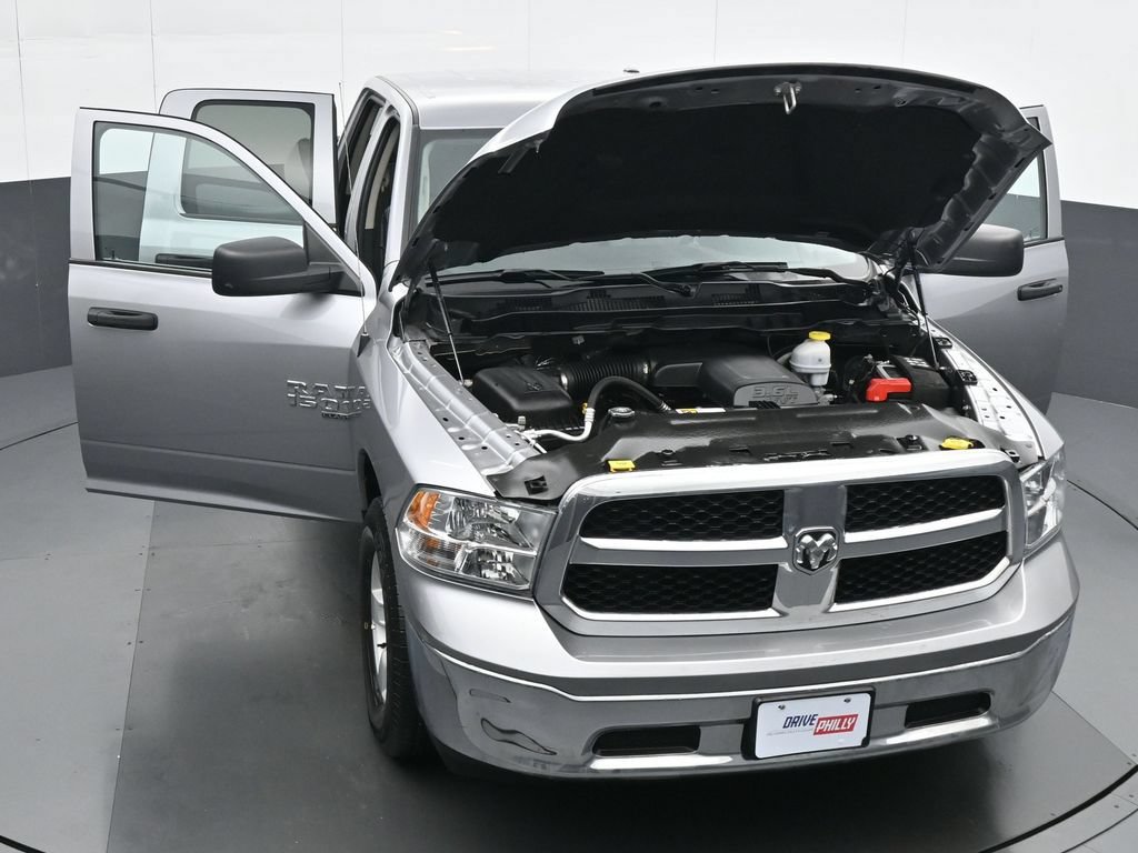 Used 2024 RAM 1500 Classic SLT AWD/4WD image 33