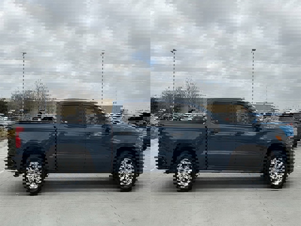 Used 2024 Chevrolet Silverado 1500 Custom image 3