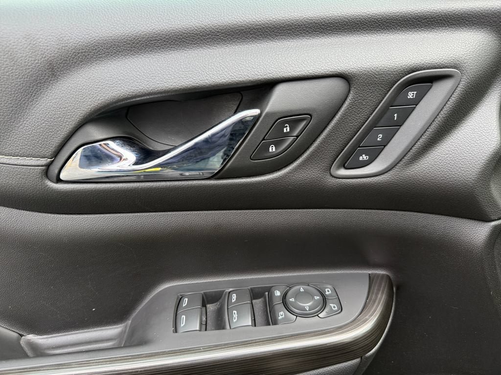 Used 2022 GMC Acadia SLT w/ Technology Package FWD image 27