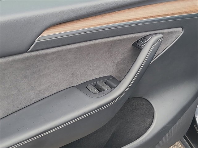 Used 2024 Tesla Model Y Performance image 20