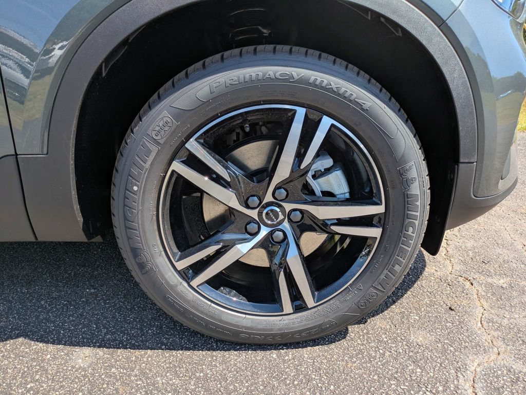 New 2026 Volvo XC40 B5 Core AWD/4WD image 11