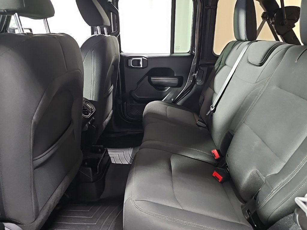 Used 2018 Jeep Wrangler Unlimited Sport S AWD/4WD image 26