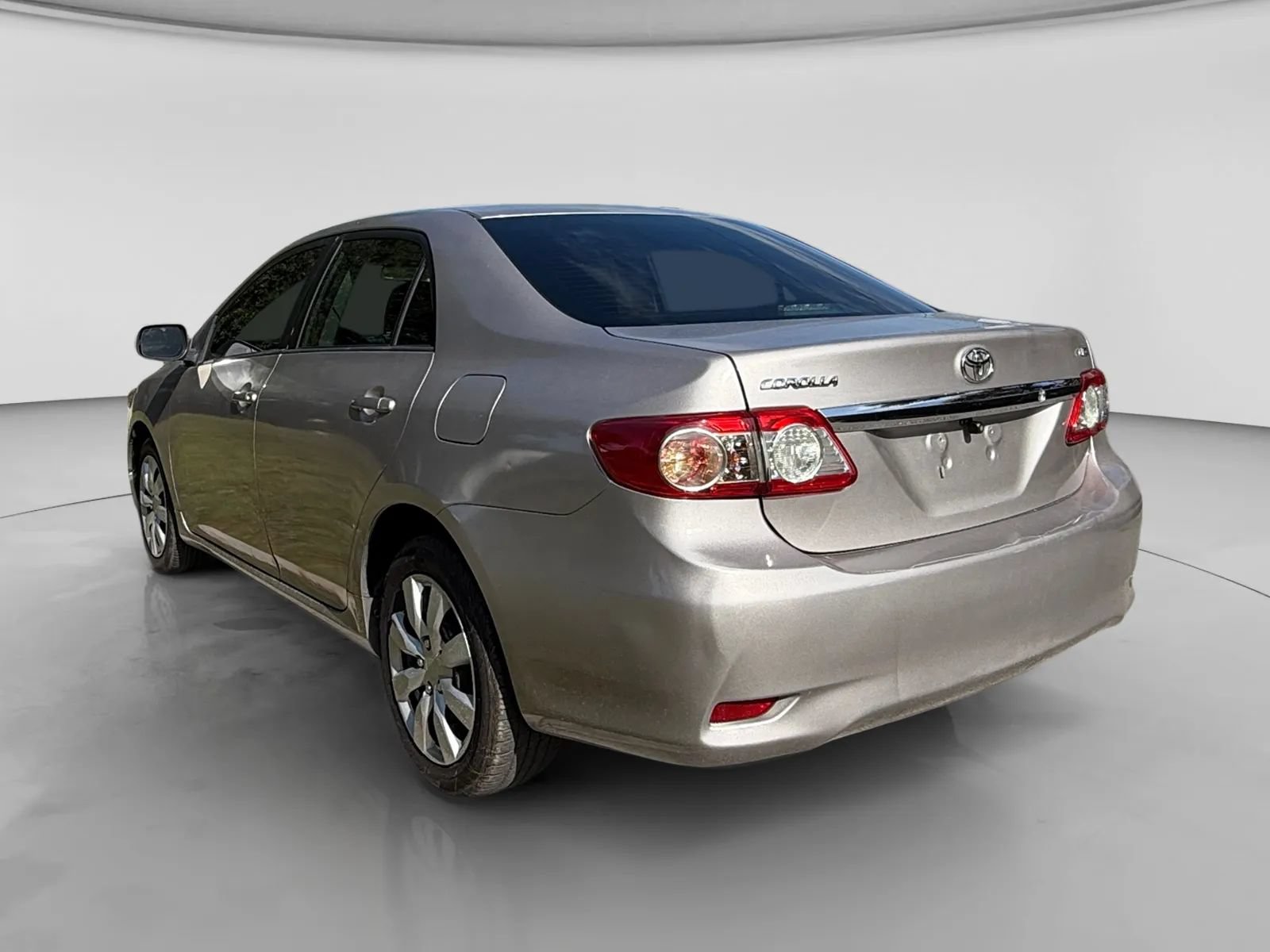 Used 2012 Toyota Corolla LE FWD image 3