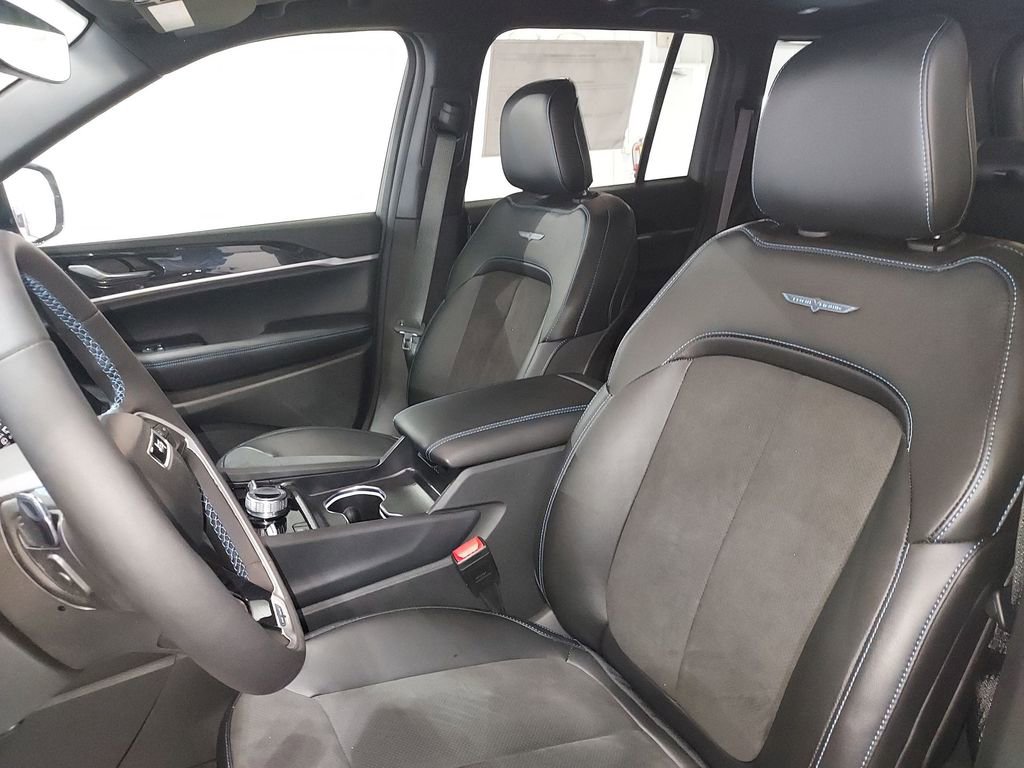 New 2024 Jeep Grand Cherokee Trailhawk AWD/4WD image 17