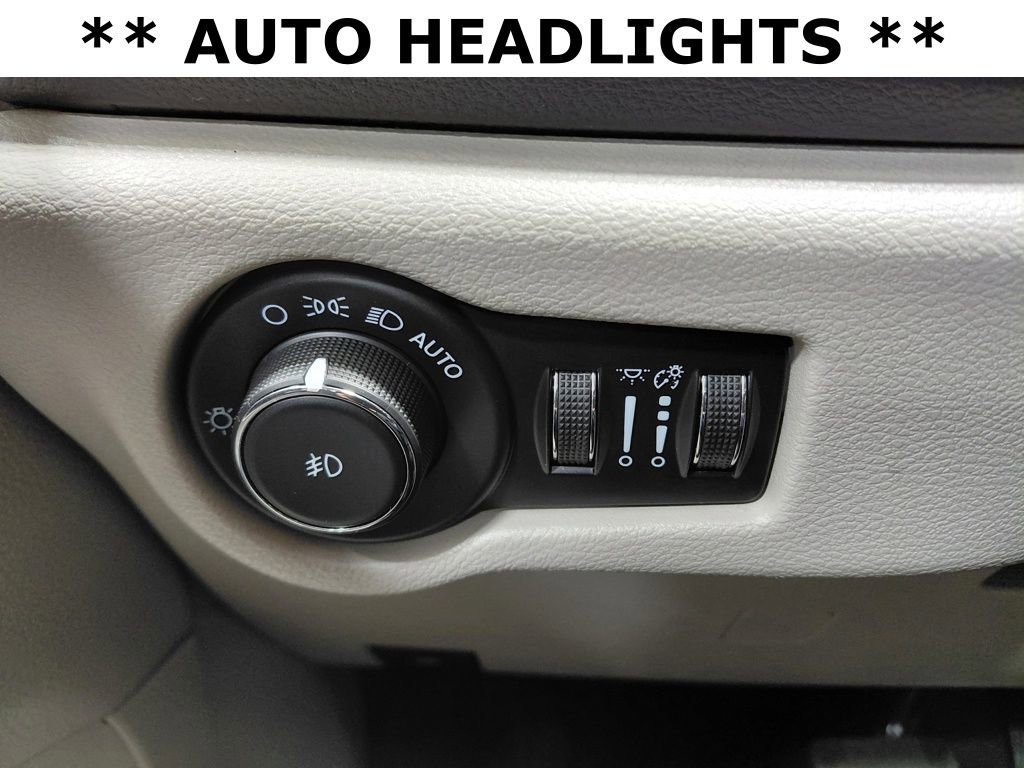 Certified 2021 Chrysler Pacifica Touring-L image 26