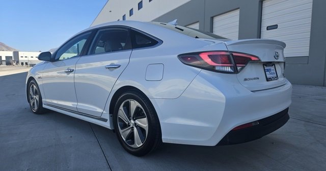 Used 2017 Hyundai Sonata Limited image 3
