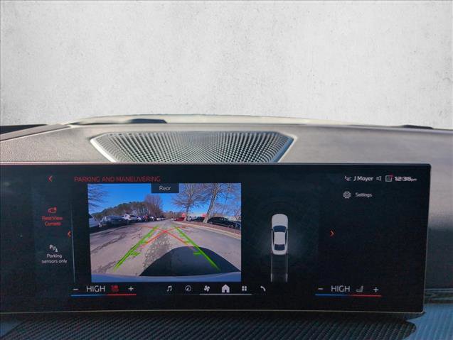 Used 2025 BMW 440i xDrive Coupe w/ Premium Package image 13