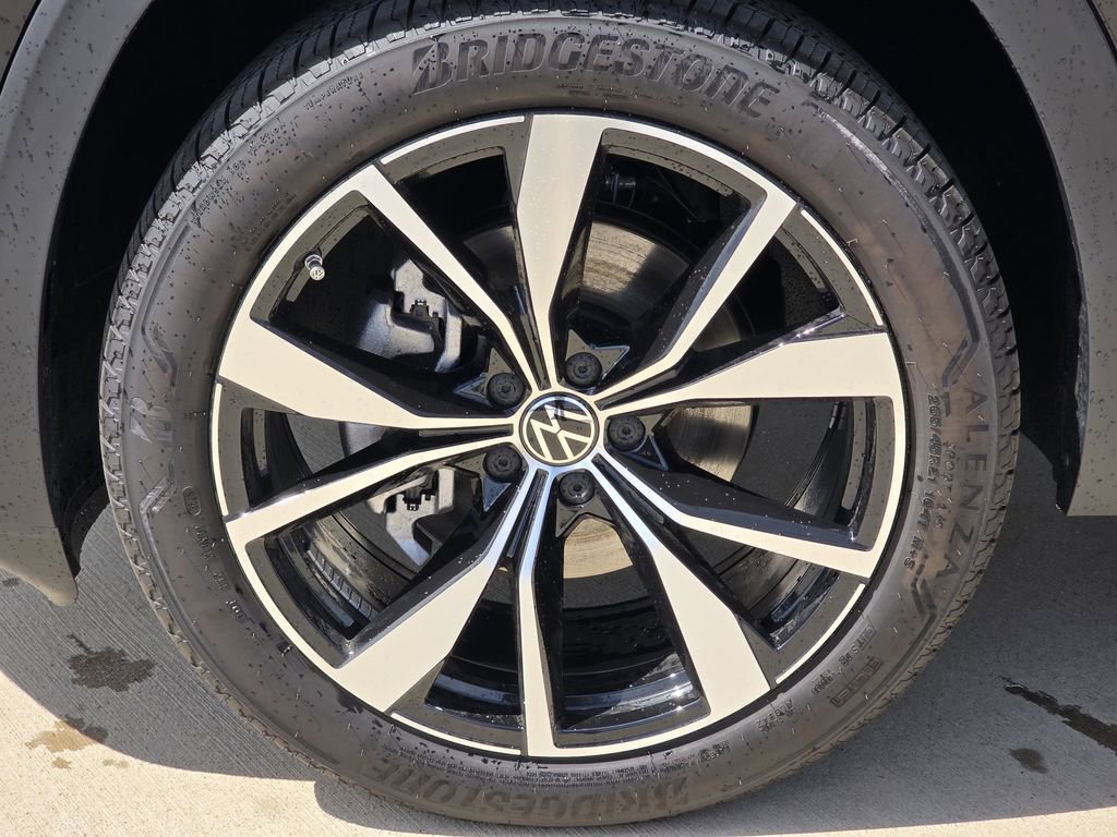 New 2026 Volkswagen Atlas SEL Premium R-Line image 9