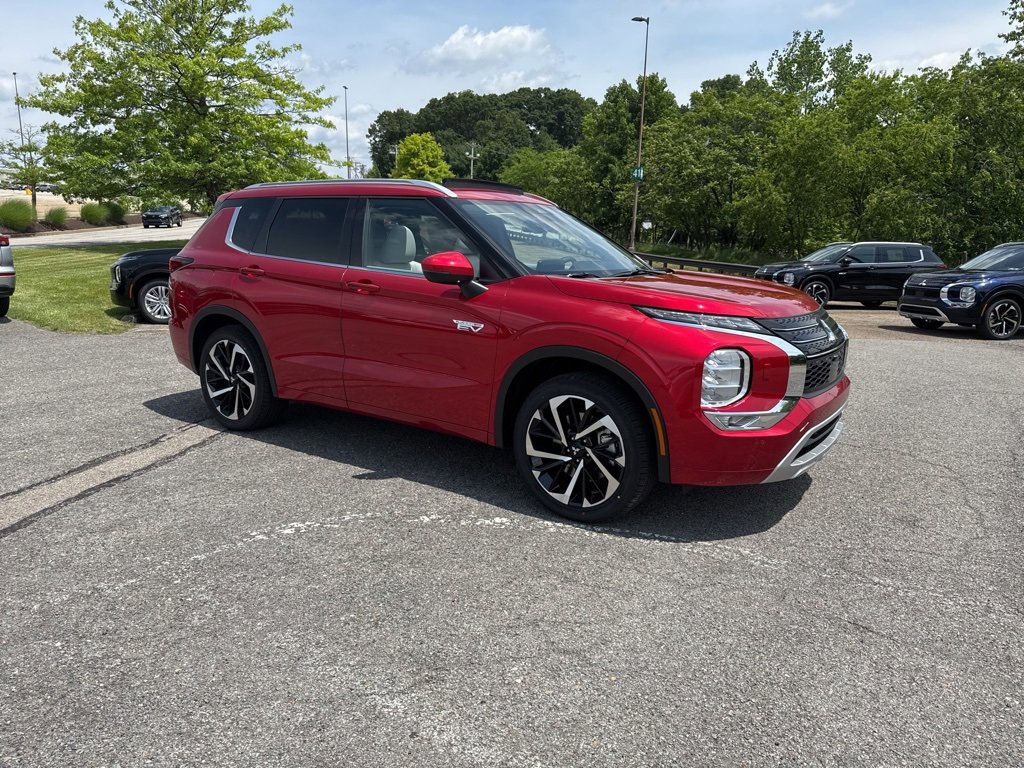 New 2025 Mitsubishi Outlander SEL image 2