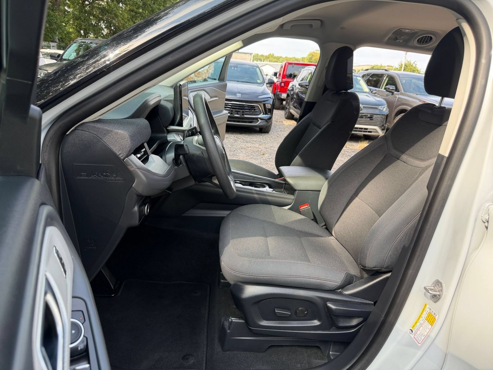Used 2026 Ford Explorer Active AWD/4WD image 26