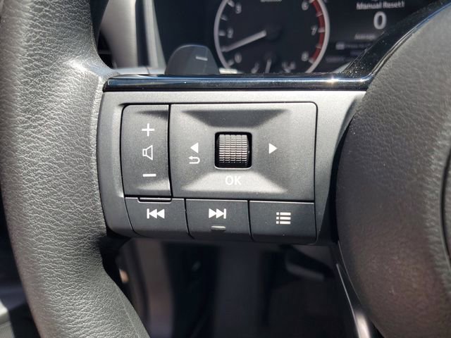 Certified 2022 Nissan Rogue SV image 17