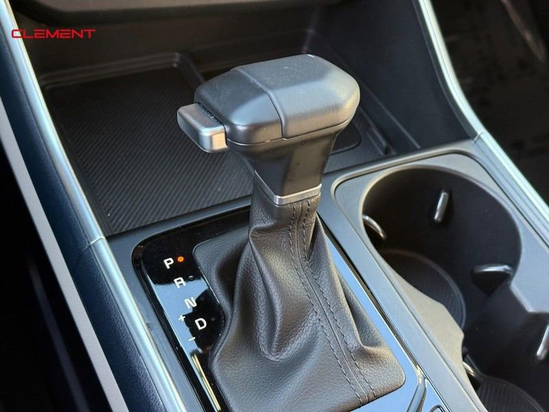 Used 2025 Kia Carnival EX image 28