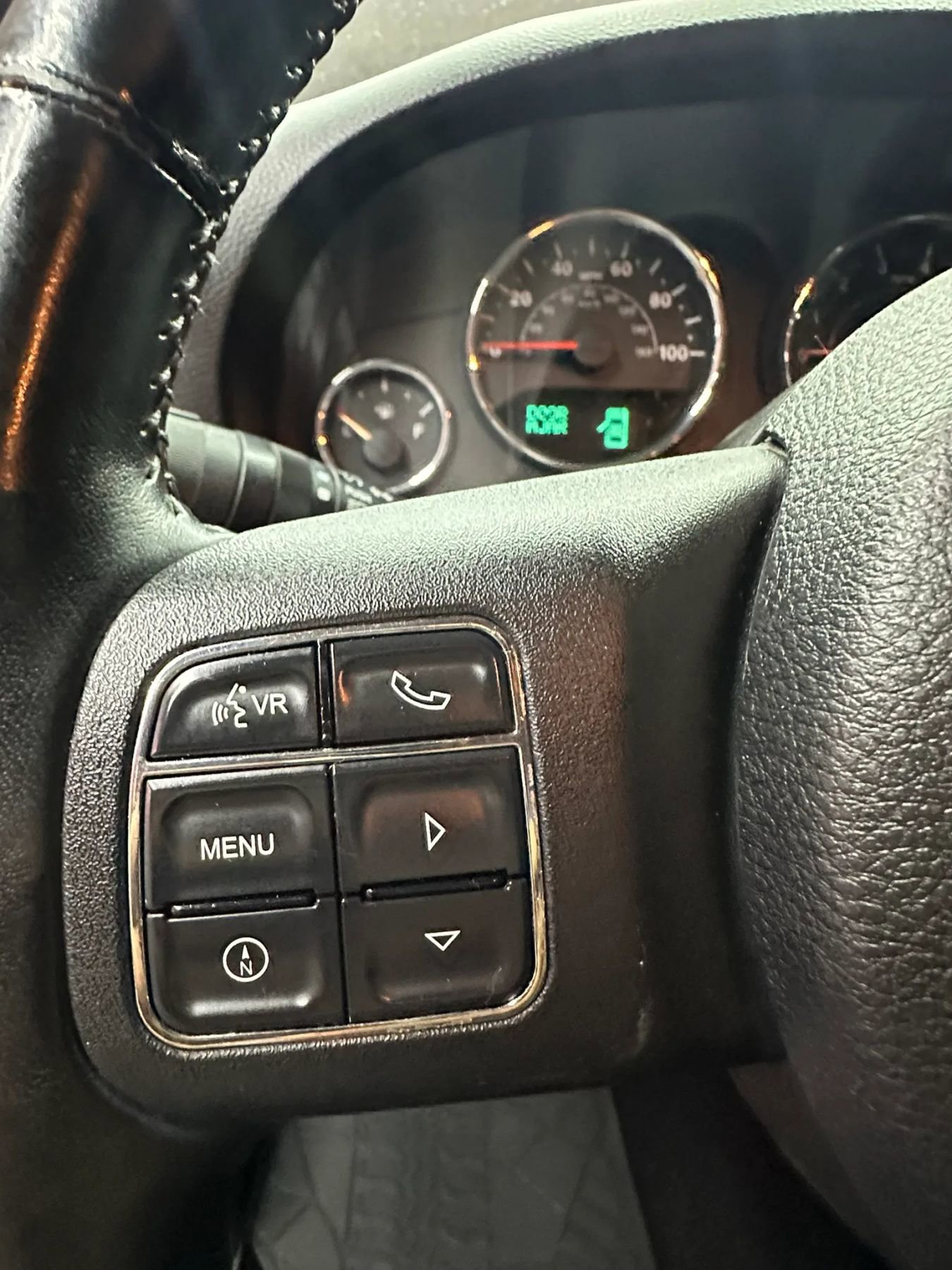 Used 2012 Jeep Wrangler Unlimited Sahara w/ Connectivity Group AWD/4WD image 12