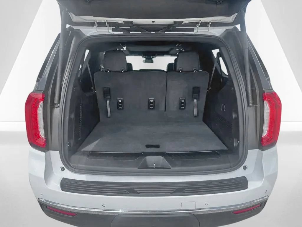 Used 2023 GMC Yukon XL SLT AWD/4WD image 32