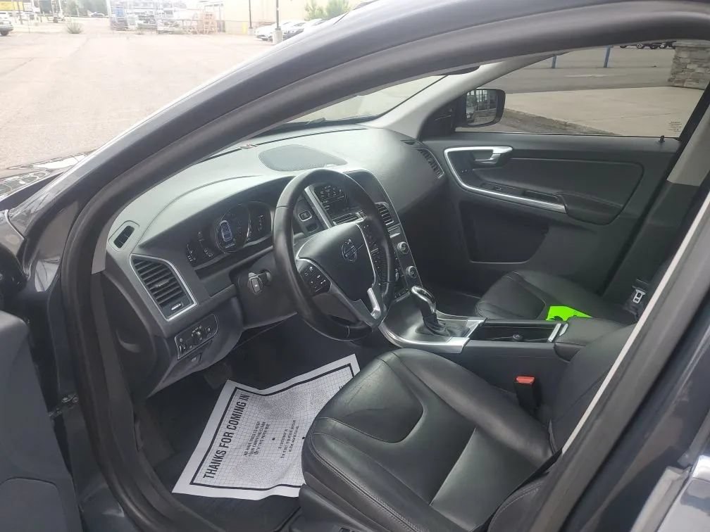 Used 2016 Volvo XC60 T6 Platinum AWD/4WD image 12