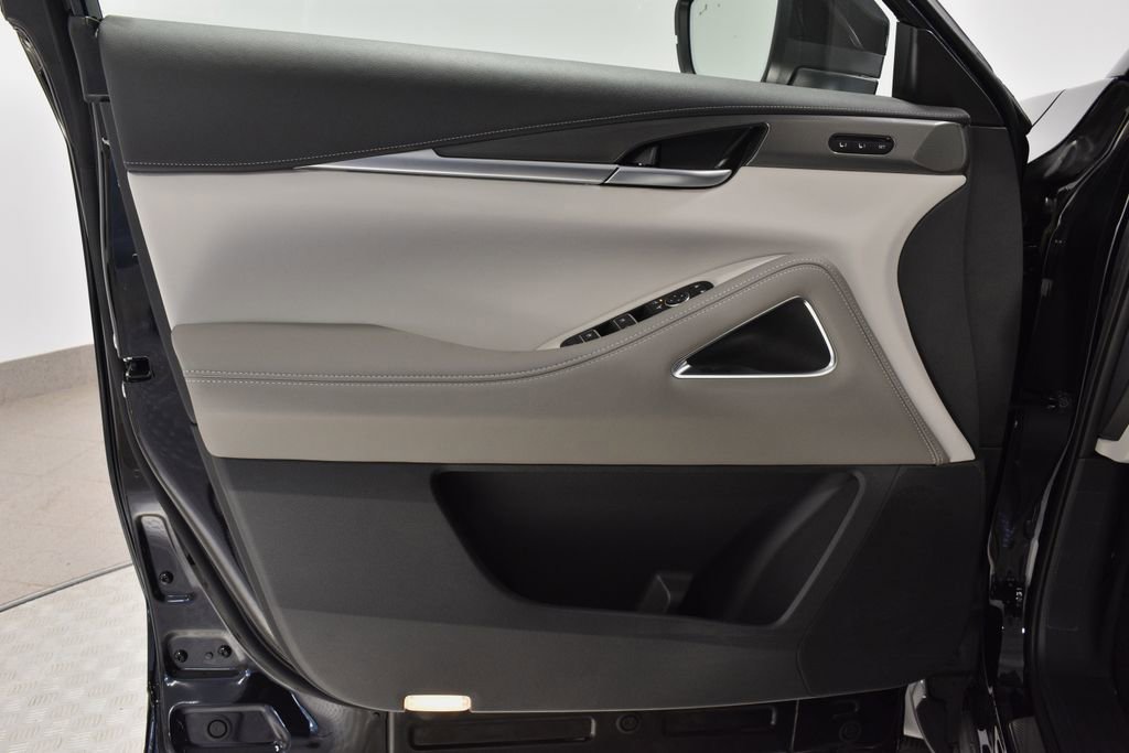 New 2026 INFINITI QX60 Luxe w/ Family Package image 9