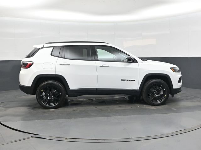 New 2026 Jeep Compass Latitude image 2