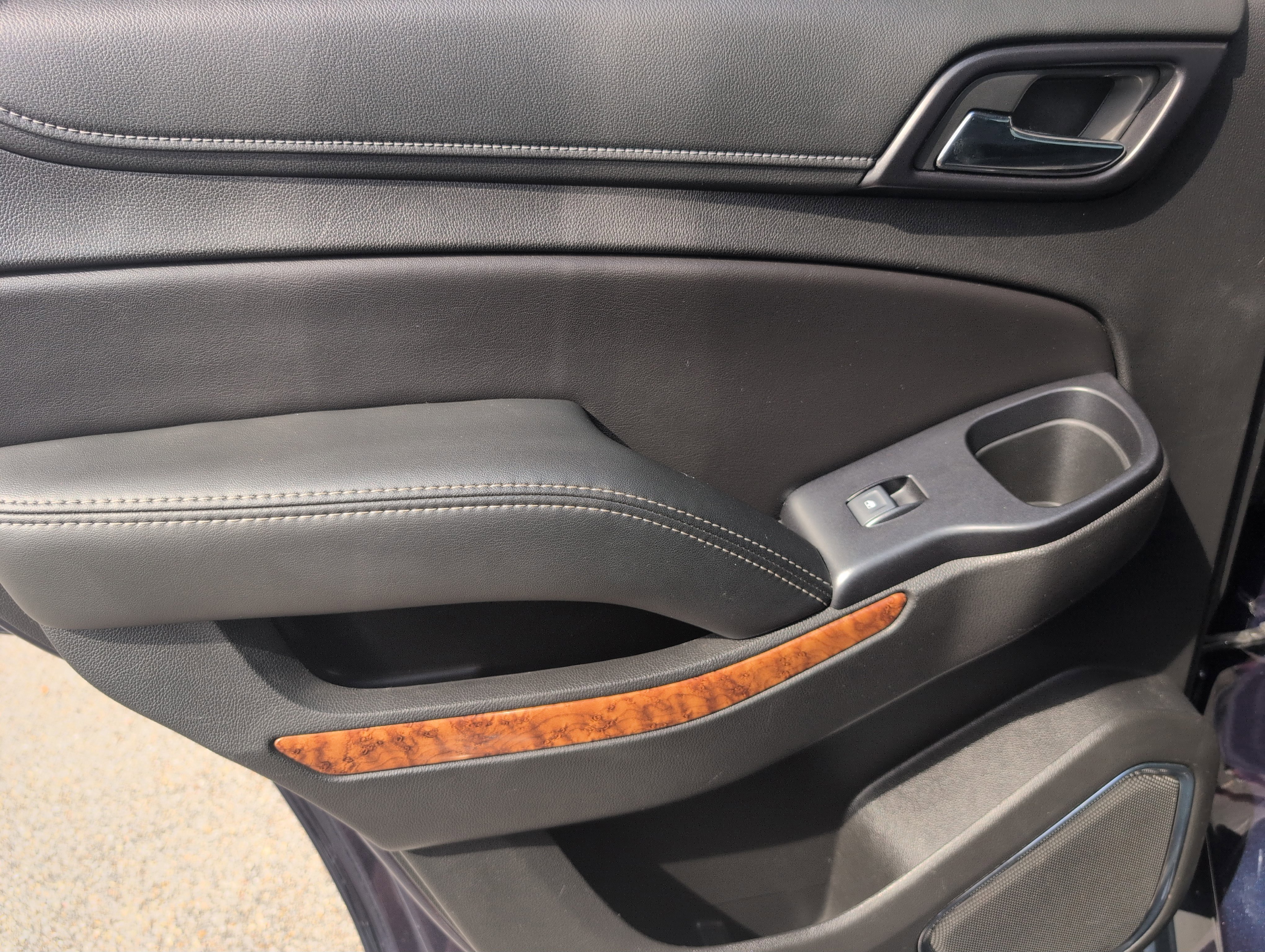 Used 2018 Chevrolet Tahoe Premier RWD image 34