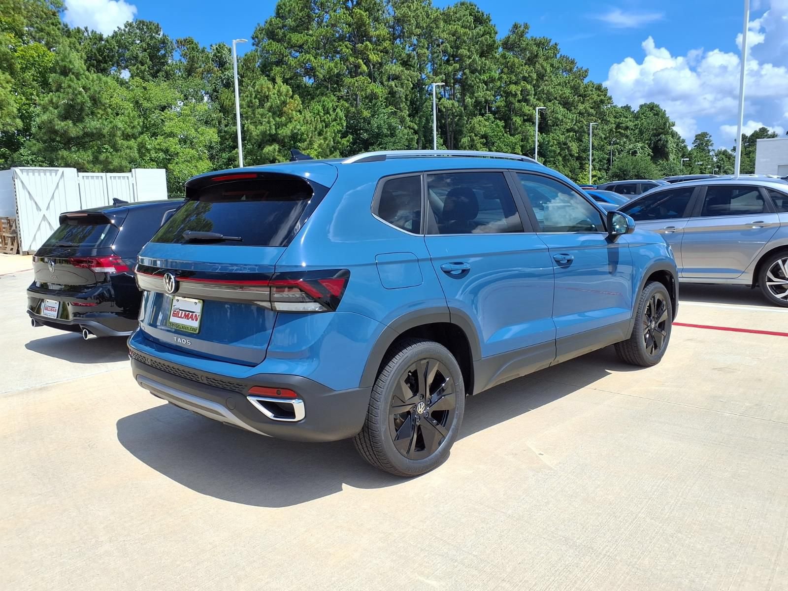 New 2026 Volkswagen Taos SE FWD image 6