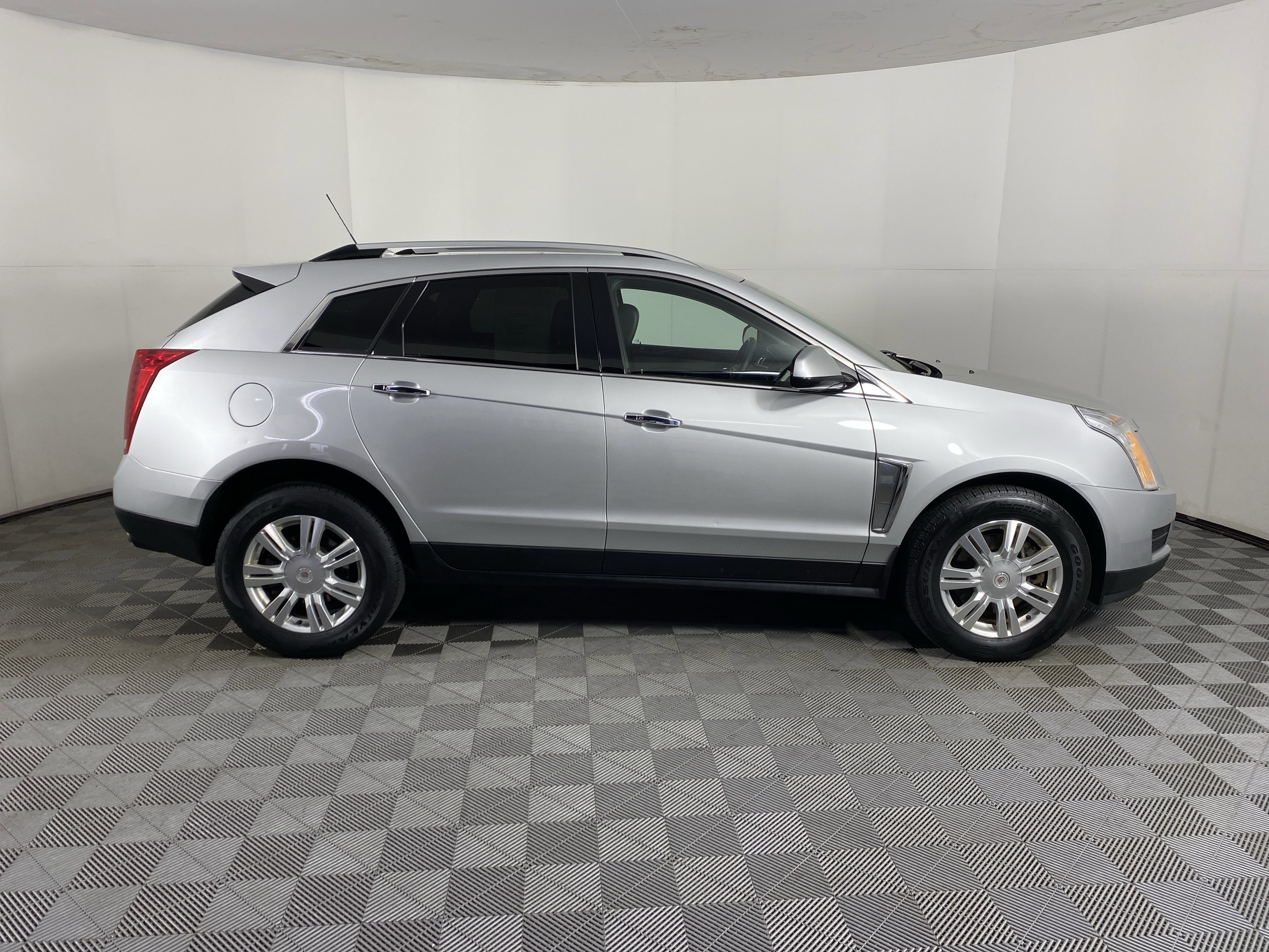 Used 2016 Cadillac SRX Luxury image 6
