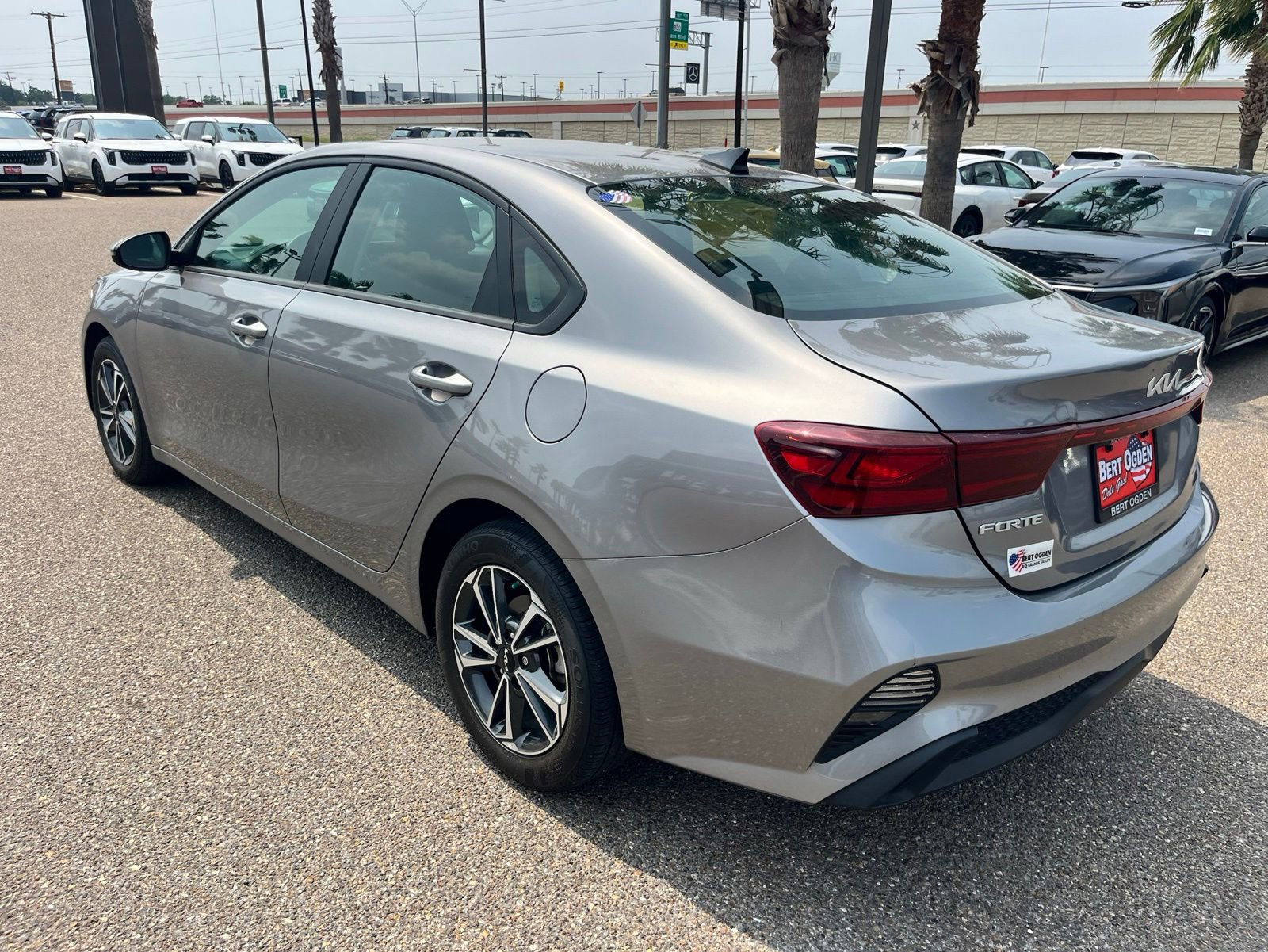 Used 2024 Kia Forte LXS w/ LXS Technology Package FWD image 4