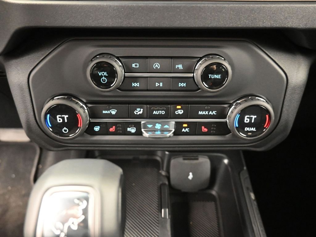 New 2025 Ford Bronco Outer Banks image 9