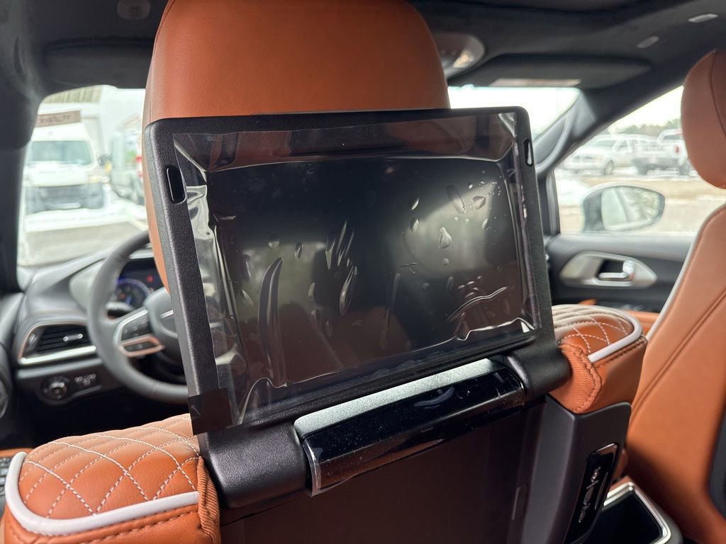 New 2026 Chrysler Pacifica Pinnacle image 33
