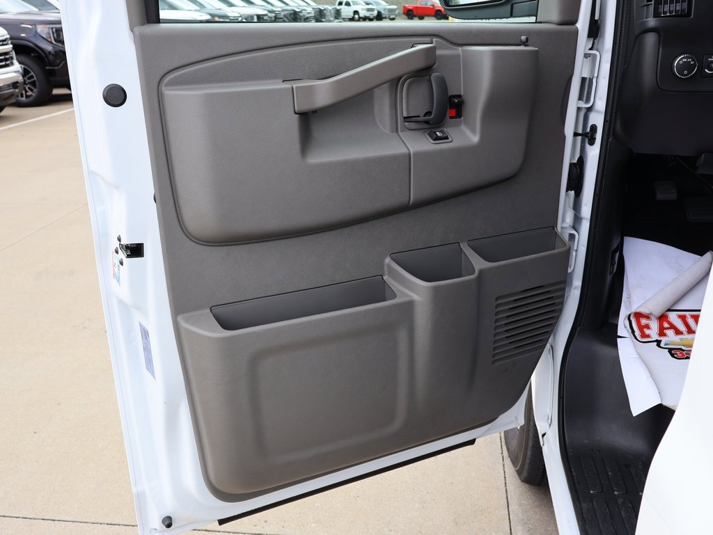 New 2025 GMC Savana 3500 Work Van w/ Driver Convenience Package image 10