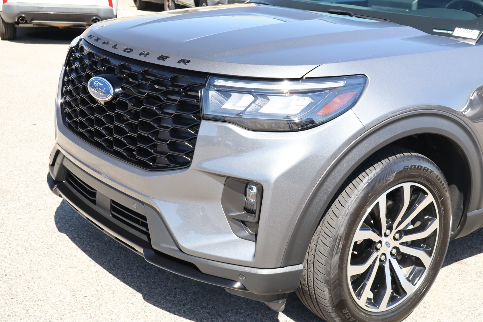 Used 2025 Ford Explorer ST-Line AWD/4WD image 8