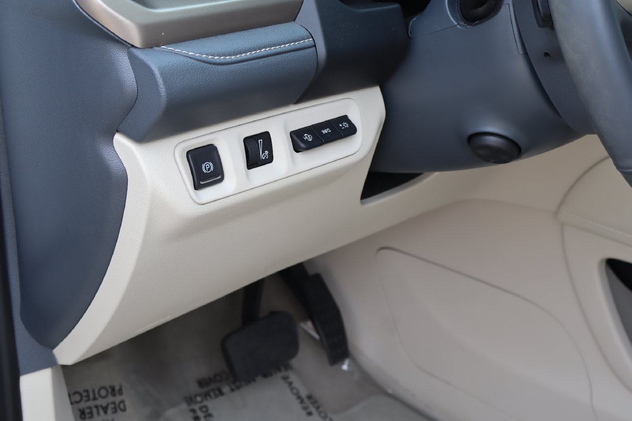 Used 2023 GMC Acadia Denali w/ Denali Ultimate Package FWD image 27