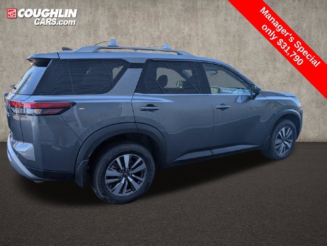 Used 2024 Nissan Pathfinder SL AWD/4WD image 9